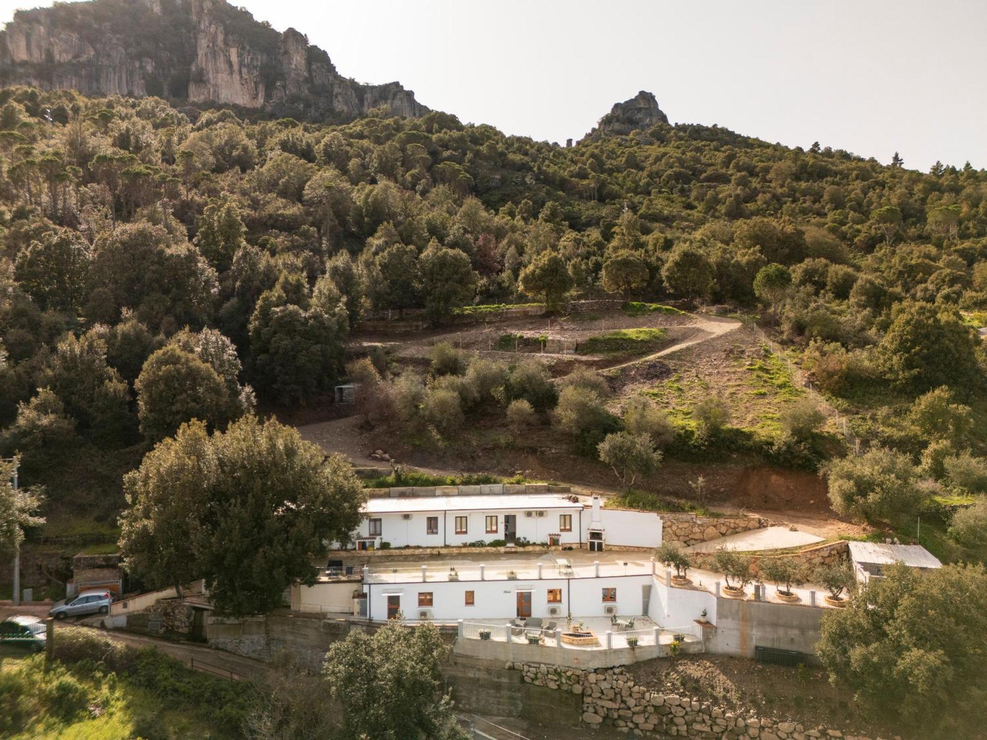 Casa Jerzu S'Essia De Su Santu Vila Exterior foto